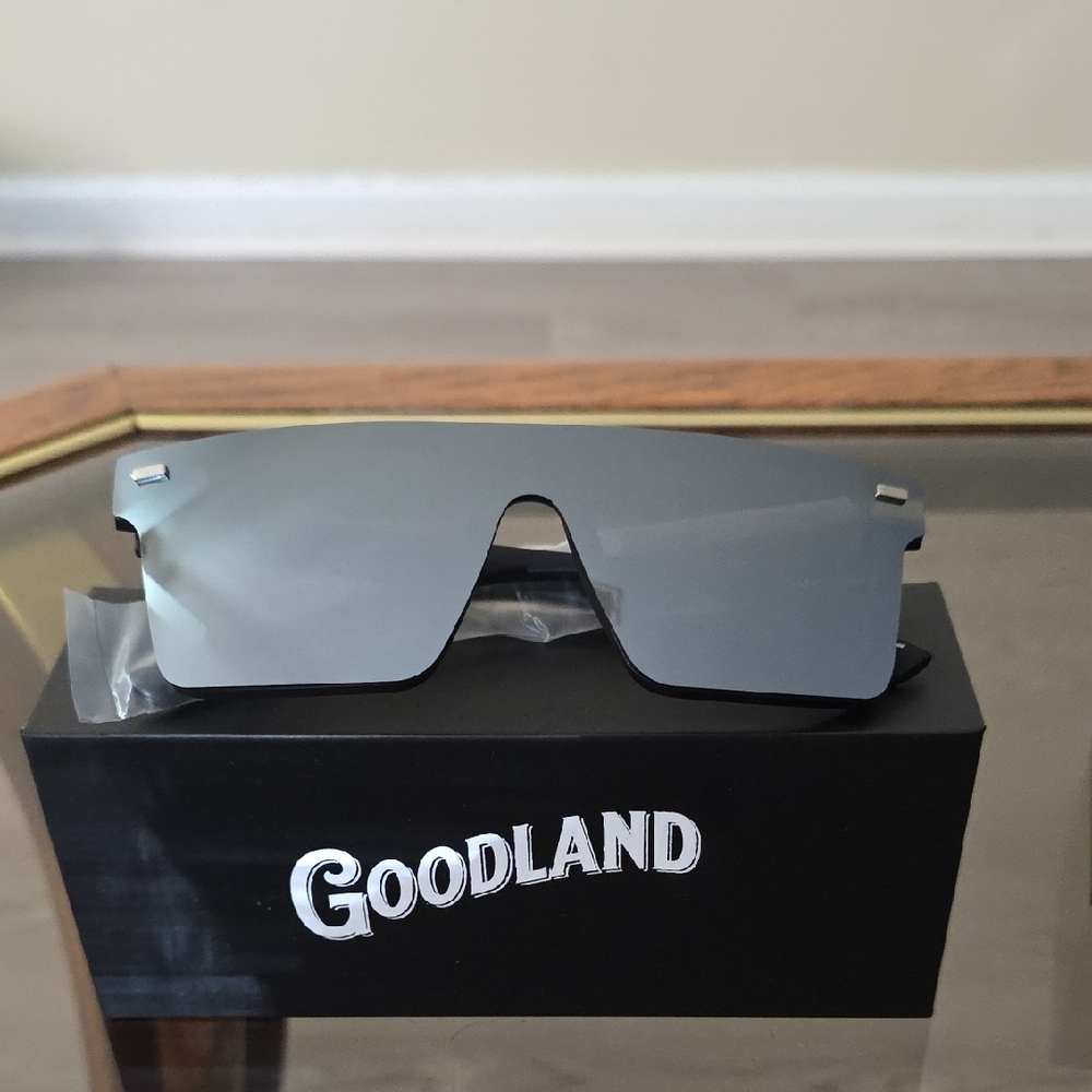 Good Lad Men's Gray Sunglasses